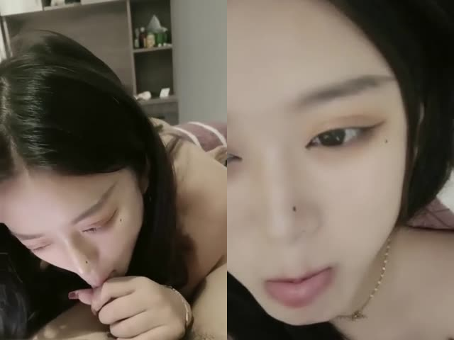 九分颜值特骚女神，美腿网袜吃鸡 