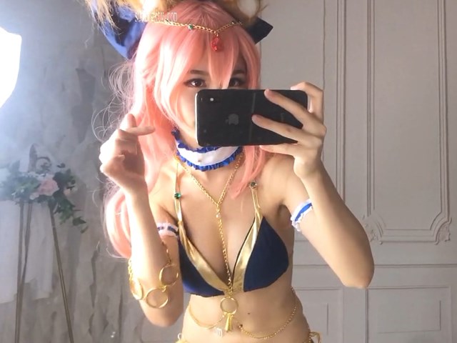 【女神推荐】火爆高颜值网红美女【抖娘利世】承接原味业务私人定制甄选 透纱情趣套 露奶露逼露唇