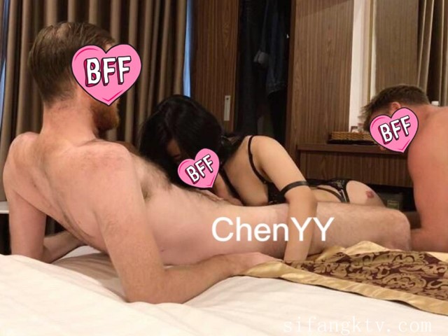 极品超清纯反差骚妻【chenyy】跟各种单男啪啪调教3P4P