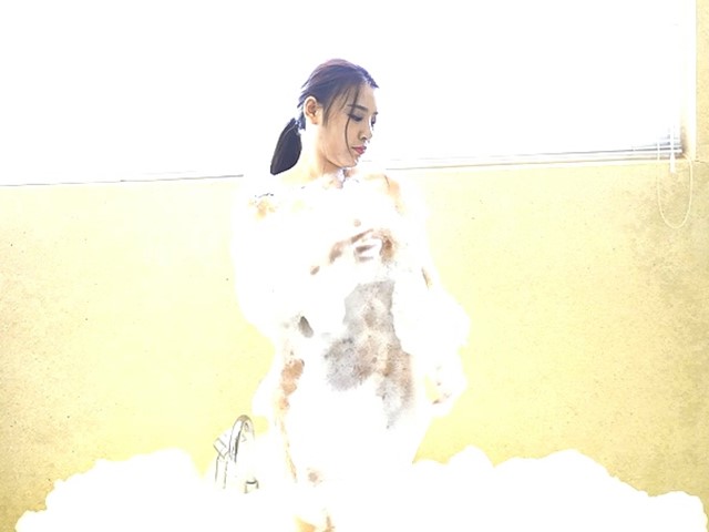 魅惑女神『芷儿』大尺度浴室全裸勾引