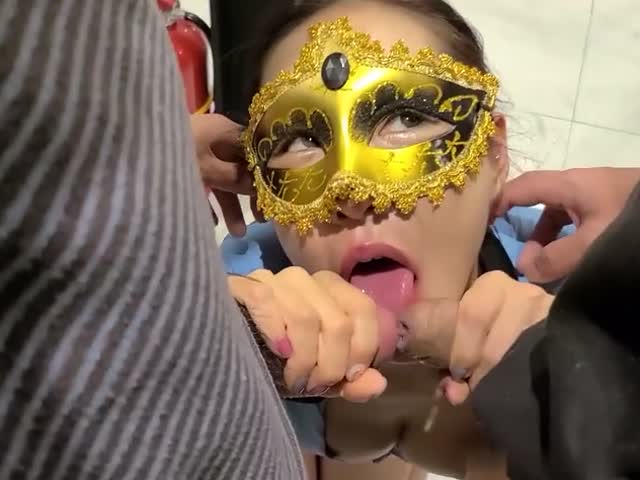 绿意盎然,超顶绿妻大神拍摄极品美娇妻,情趣女警老婆3P单男