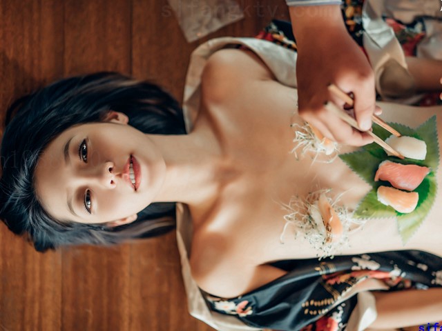 特别隐藏版❤娇小可爱女神『妍妍』女体盛宴