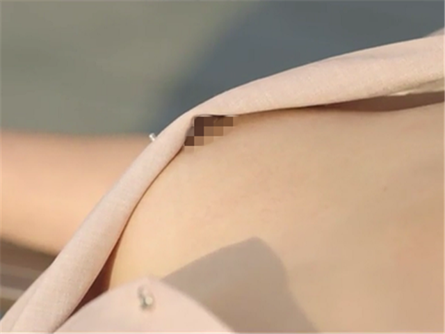 阳光下的轻诱惑,忍不住!