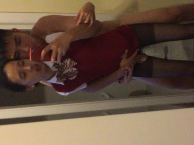 某航空空姐下飞机后找男友止痒