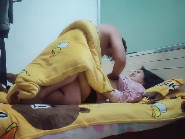 人妻家中被连干两炮,成熟女人欲望强