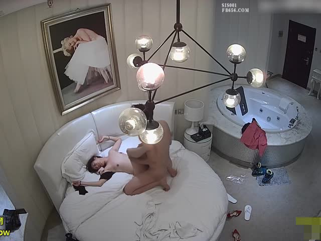 不良情趣酒店偷拍投宿情侣激情大战….