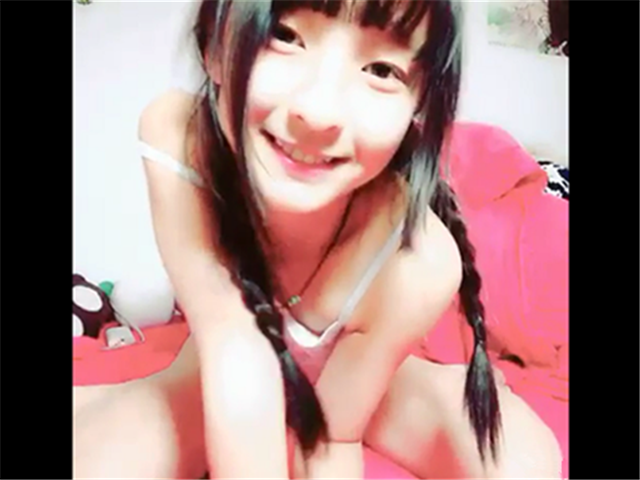 小诱惑,清纯系挤胸摆臀