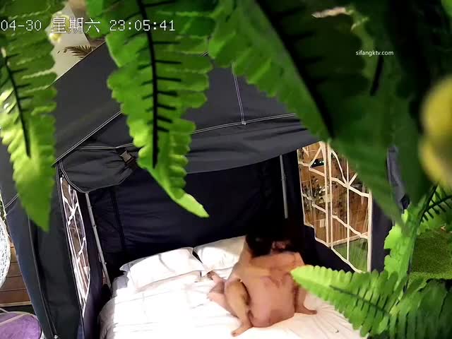 老哥约炮媳妇的骚闺蜜草到她喘大气