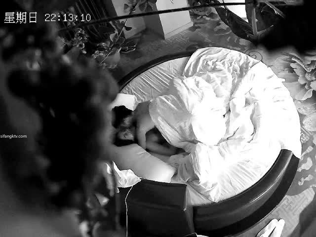 輕小哥急速打樁機肉體