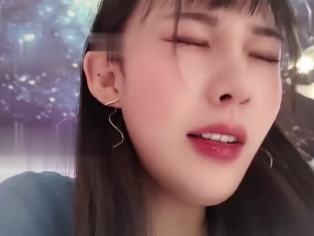 被按到床上内射中出 