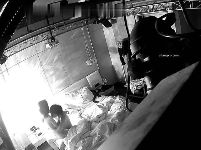 2022新流出精品360酒店工业房偷拍