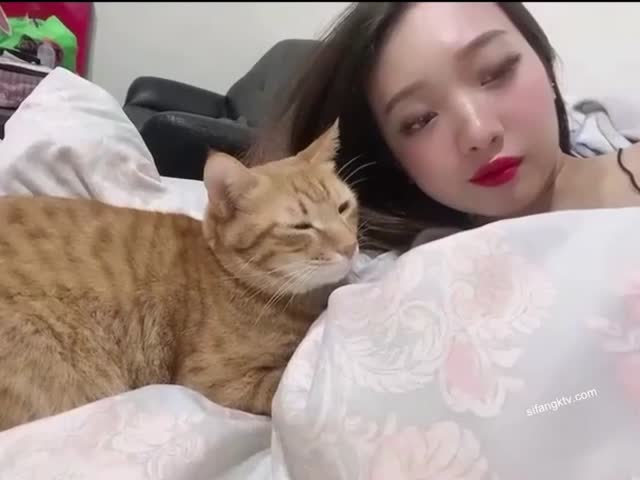 【最新❤️女神泄密】漂亮女神被金主爸爸调教沦为小母狗