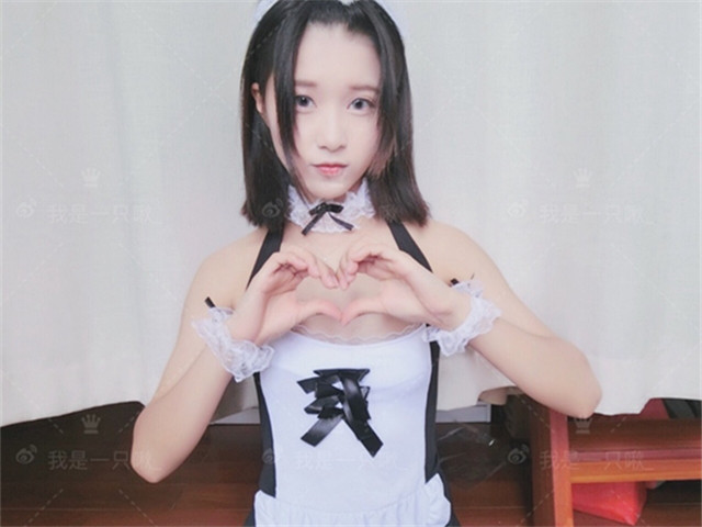 微博福利姬@我是一只啾(萝莉Alice布丁)