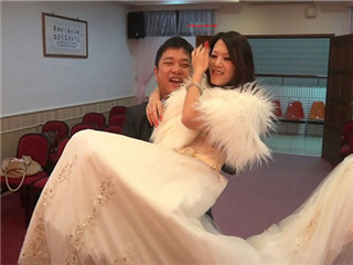 新婚夫妻结婚典礼和洞房啪啪啪视频