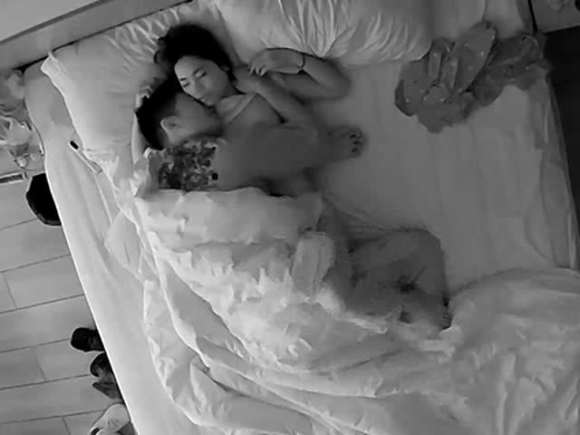 7-11最新流出酒店安防摄像头偷拍