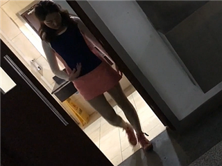 牛人潛入公共女廁精選