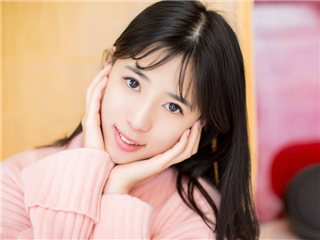 推女郎热门模特艾栗栗沙发上的疯狂