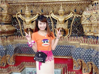 重庆皇后酒吧,宿醉黑丝制服美女被多男