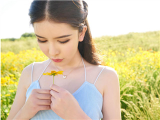 李丽莎，黑色網襪的藝術誘惑