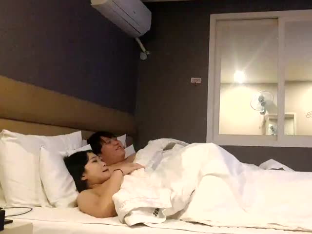 气质短发小姐上门