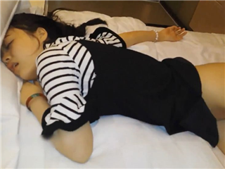 美女參加朋友聚会，MJ被帶到酒店玩