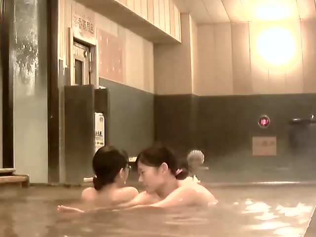 大众澡堂子女士洗浴间内部大曝光