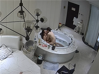 主动鸳鸯浴的骚女友