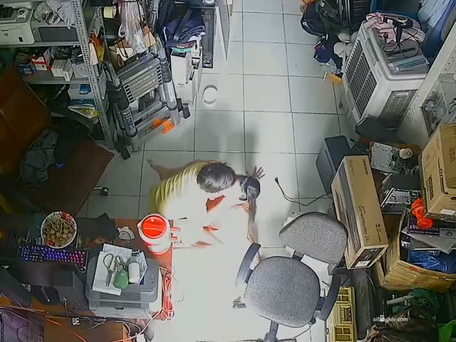 黑客破解攝像頭監控偷拍