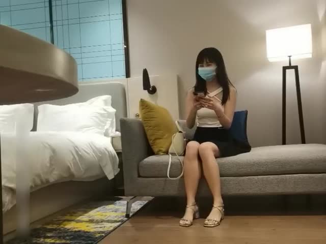 高挑大长腿小姐姐