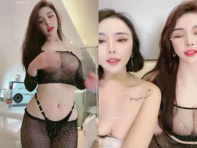 超淫荡白皙爆乳正妹【绝代双骄】(下)