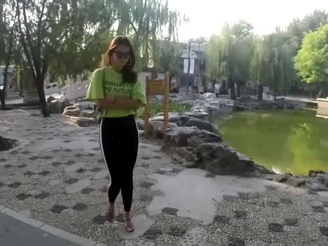 穿黑丝情趣内衣客厅卫生间做爱