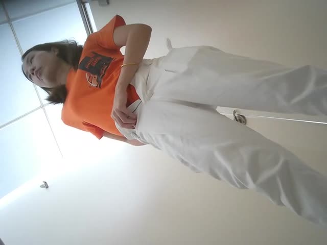 卫生间偷拍【屄脸同框】原版无水印》