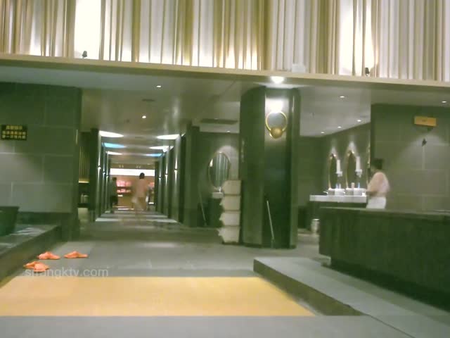 偷拍多位年轻美女少妇洗澡