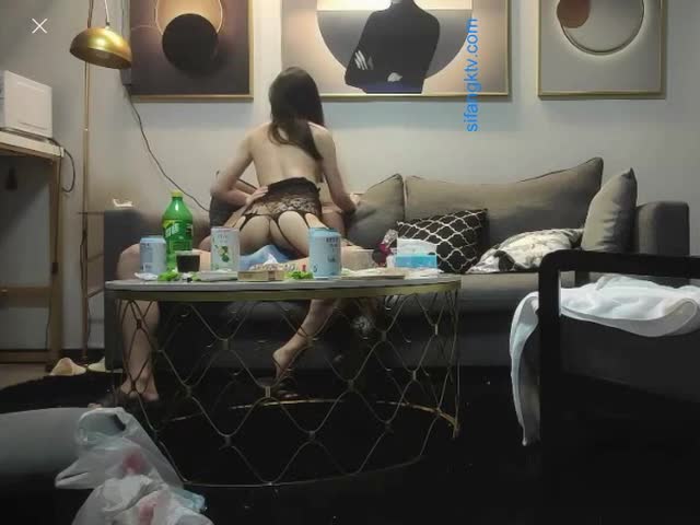 真实夫妻交换【换妻探花】4P颜值小夫妻