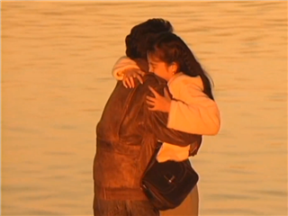 叛逆少女离家后遇到真爱..