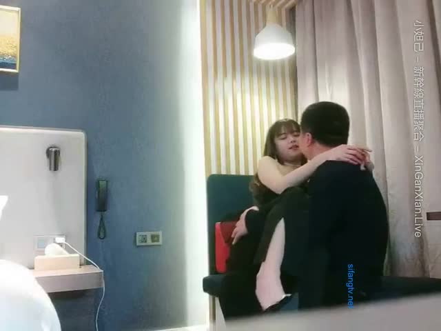 男主私约会所长腿女技师开房操逼…