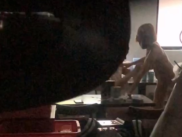 【重磅新瓜】三重峰凉面老板娘【涂念筠】和男友店内啪啪