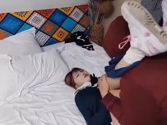 入室累死jk白丝小美女