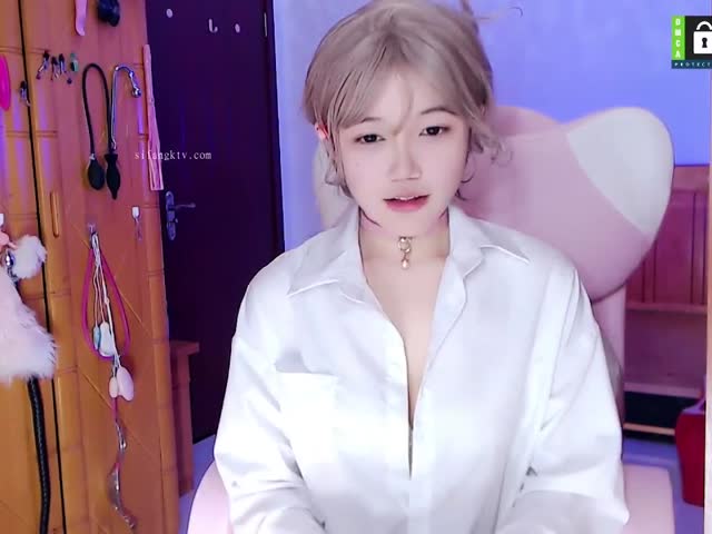 清纯骚气 porn-puppy 眼镜妹11月大秀福利1  