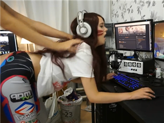 你永远不知道游戏队友在干什么