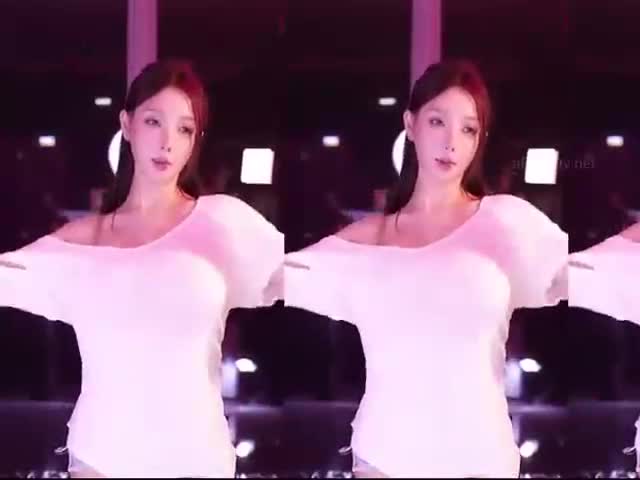 最新50V 时长033605 诱惑骚舞巨乳抖奶极品4  