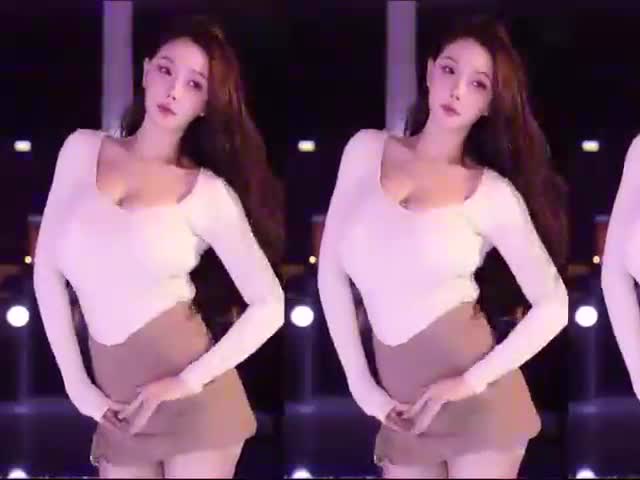 最新50V 时长033605 诱惑骚舞巨乳抖奶极品9 