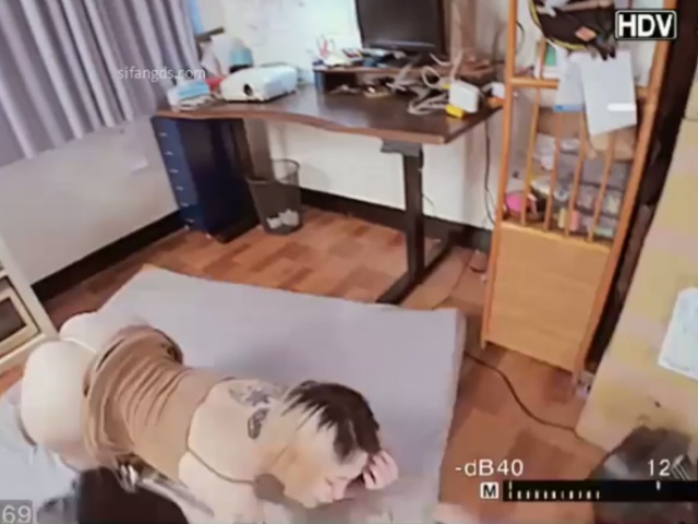 【HenTaipei狠台北_EP.8-3】用粗屌诱惑到府服务的骚臀家政妇让我抽插到高潮