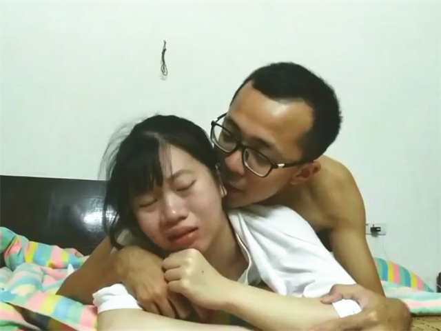 网泄门事件-某大学同居情侣爱爱自拍流出