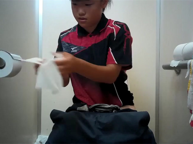 花季网球少女厕所偷拍 -6