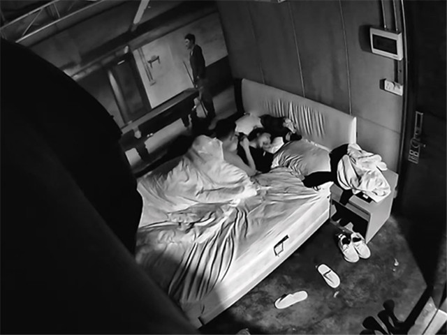 01/15精选 360白床大屏幕主题-房富婆要给小鲜肉生猴子