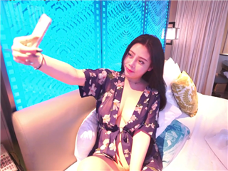 果哥出品-大胸丰满模特鹿儿