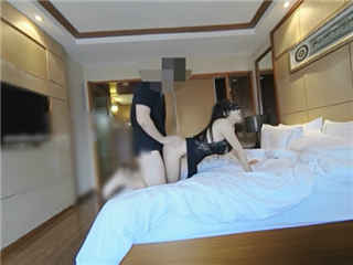 酒店搭讪私会白嫩长腿大奶素人小姐姐