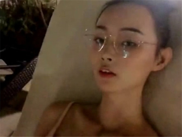 极品颜值小家碧玉美女私拍露三点流出