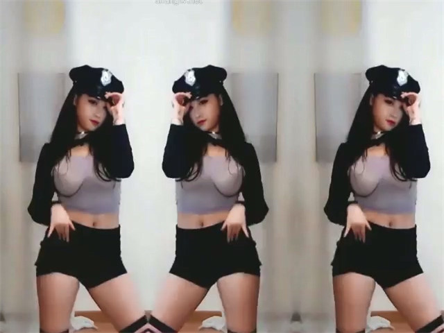 斗鱼极品人气主播【软妹小九九】超跑微信诱惑福利视频